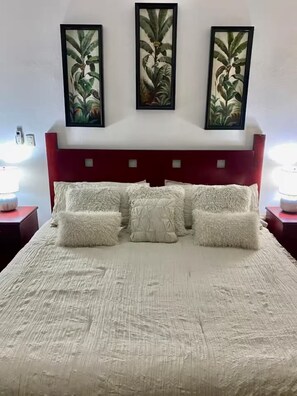 3 bedrooms, iron/ironing board, WiFi, bed sheets - Awesome huge condo steps from Mamitas beach (Playa del Carmen)