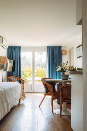 Interior - Hotel les Messugues By Alain Llorca (Saint-Paul-de-Vence)