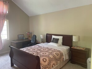3 bedrooms, WiFi, bed sheets - 2026 Masters golf Rental 15 min walk to Augusta National Golf Club 3BR / 2.5BA (Augusta)