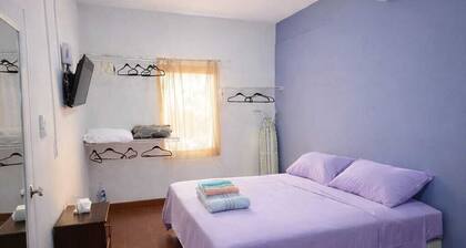 OC HOUSE: Pet Friendly with A/C and parking. Safe Zone 10 minutes from the Granada Center