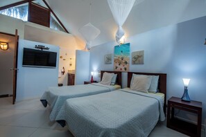 4 habitaciones, caja de seguridad en la habitación y escritorio 