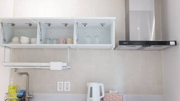 Standard Double Room, City View | Private kitchen