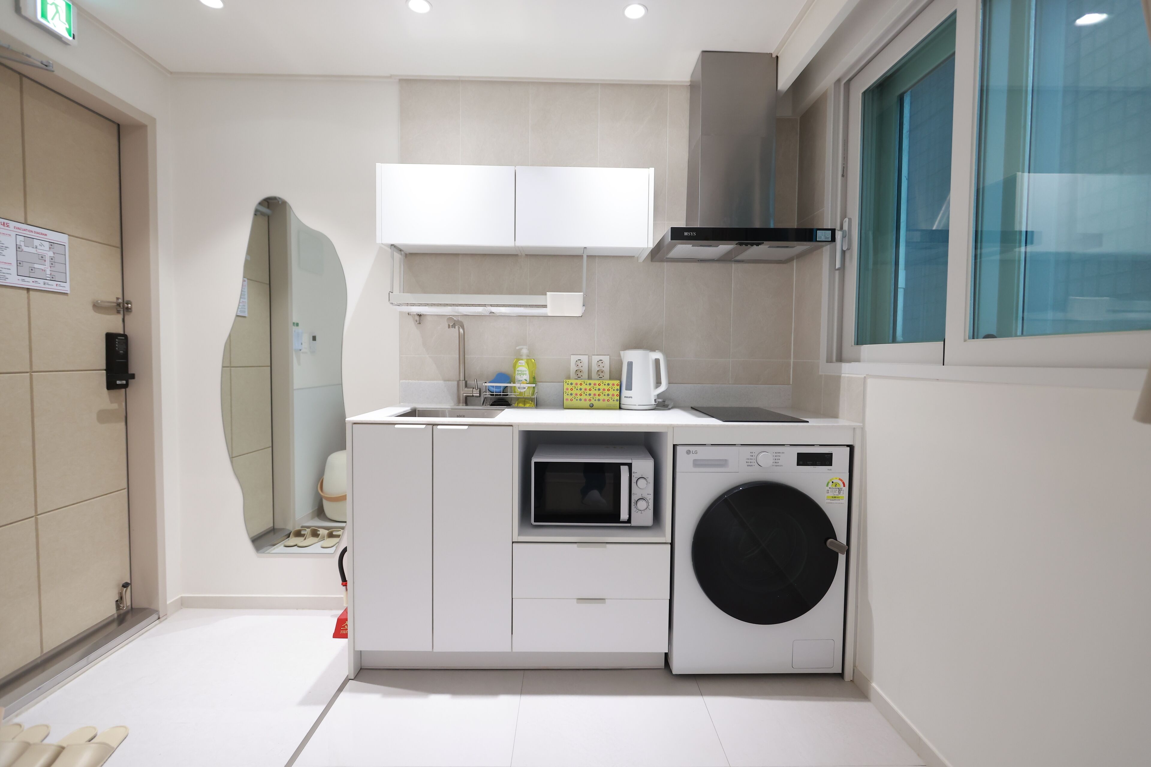 Standard Double Room, City View | Private kitchen