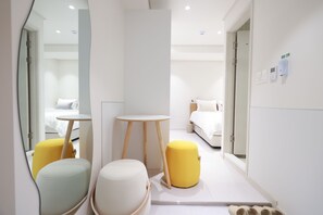 Standard Double Room, City View - Sinchon Stay (Seoul)