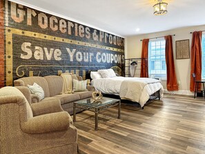 1 bedroom, iron/ironing board, WiFi, bed sheets - Historic Harmar Studio | Walk to Dining (494751) (Marietta)
