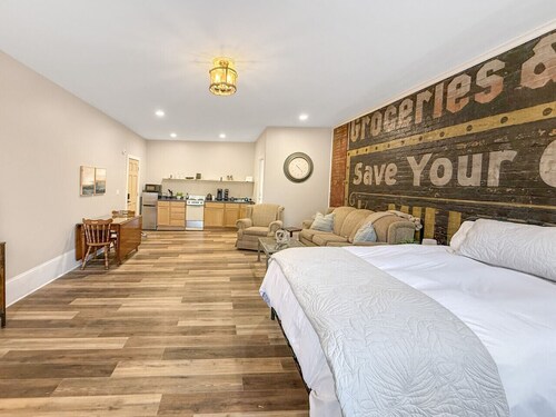 Historic Harmar Studio | Walk to Dining (494751)