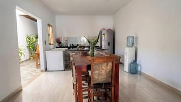 Full-size fridge, cookware/dishes/utensils
