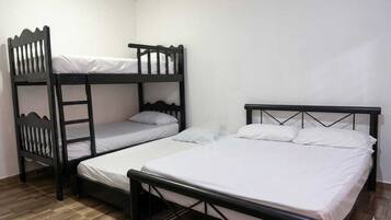 Familien-Vierbettzimmer