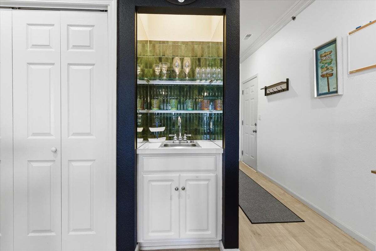 Condo, Multiple Beds, Pool Access (View to a Thrill) | Interior