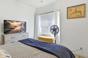 Condo, Multiple Beds, Pool Access (View to a Thrill) - Modern Condo at 11mm in Sunrise w/ PWC & Boat Slip (Sunrise Beach)