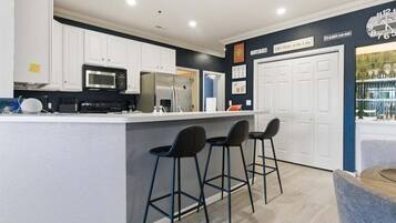 Leilighet, flere senger, adgang til basseng (View to a Thrill) | Eget kjøkken