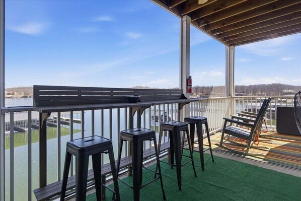 Condo, varias camas, acceso a la alberca (View to a Thrill) | Vista desde la habitación