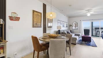 Condo, Multiple Beds, Pool Access (View to a Thrill)