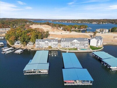 Modern Condo at 11mm in Sunrise w/ PWC & Boat Slip