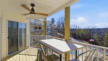 Appartement, meerdere bedden, patio (Martinis on the Ledge) | Kameruitzicht