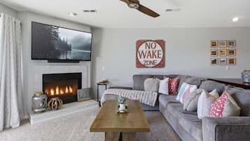 Appartement, meerdere bedden, patio (Martinis on the Ledge) | Woonruimte