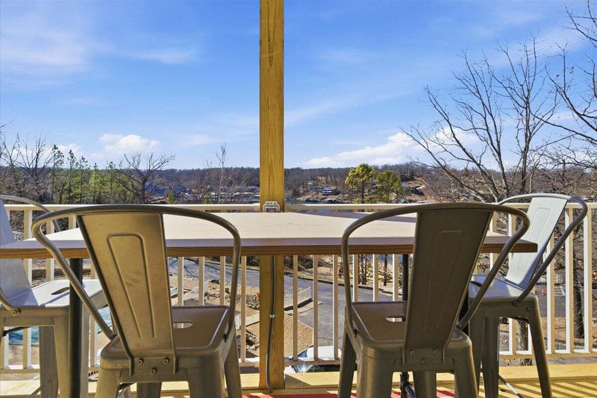 Leilighet, flere senger, terrasse (Martinis on the Ledge) | Utendørsservering