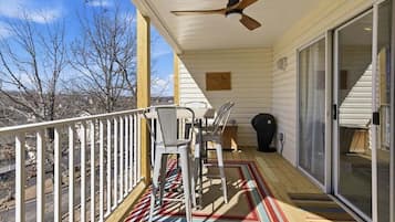 Apartment, Mehrere Betten, Terrasse (Martinis on the Ledge) | Ausblick vom Zimmer