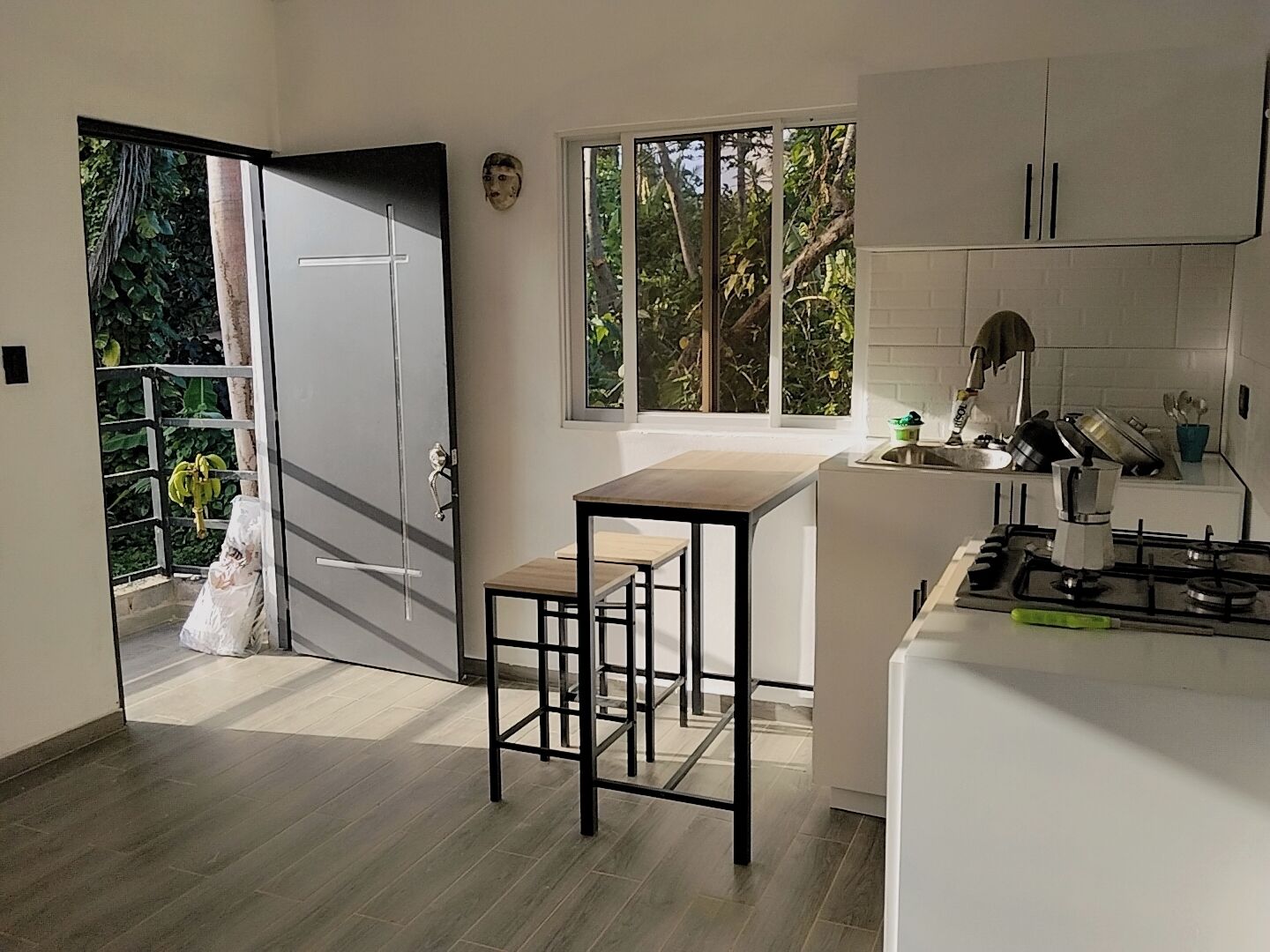 Deluxe Apartment, Balcony, Courtyard View | Private kitchen