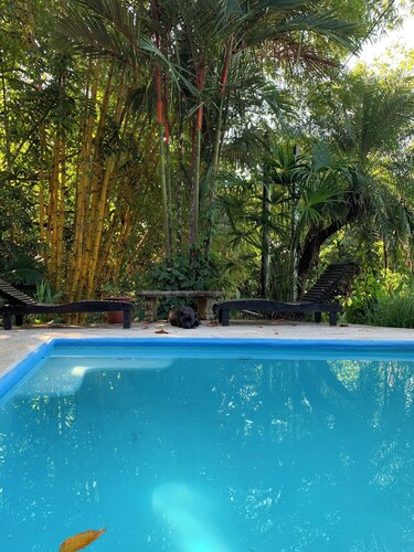 Little castle on the beach, 3 bedroom 3 bathroom with pool in Dominicolito