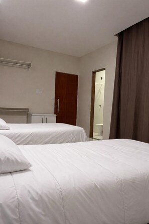 2 habitaciones, tabla de planchar con plancha, wifi y ropa de cama