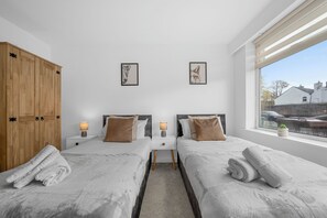 2 habitaciones, tabla de planchar con plancha y wifi gratis 