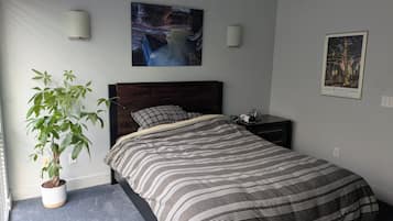1 bedroom, WiFi (free), bed sheets