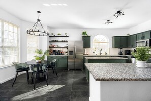 Private kitchen - Geyser Ave (Pflugerville)