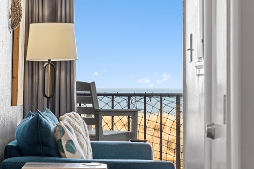 Boardwalk Breeze at Cabana | Oceanview, Pool!