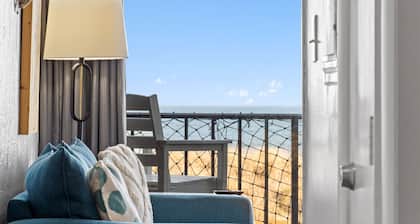 Boardwalk Breeze at Cabana | Oceanview, Pool!
