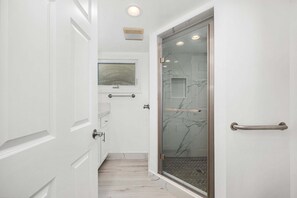 Shower, hair dryer, towels - Balboa Remodeled Downstairs Unit with Parking Near the Funzone (Newport Beach)