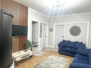 Living area - Two-bedroom apartment in Qasr El Nil district overlooking the Nile River (cairo -downtowwn -Qasr El-Nil District)