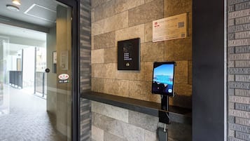 Check-in/check-out kiosk