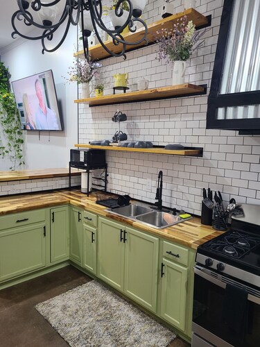 2-bedroom apartment in terrific McColl with cool AC