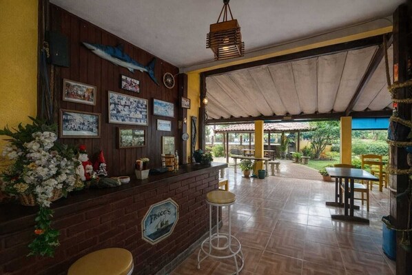 Bar (on property) - Pousada do Chico (Bertioga)