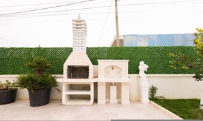 House, Smoking