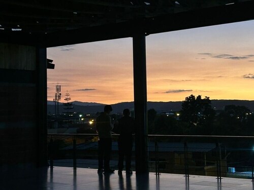 Spacious family holiday home with 4 bedrooms and a large patio in Portoviejo.