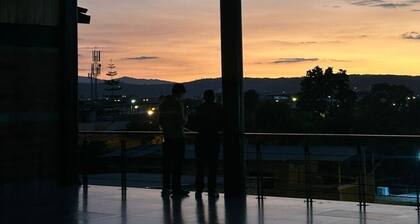 Spacious family holiday home with 4 bedrooms and a large patio in Portoviejo.