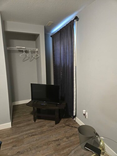 Room-cozy Private Room With Full Facilit