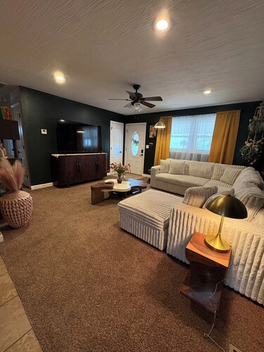 Funky Brothers Bunkhouse 
10 minutes to FLW.