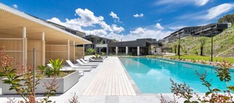 Luxury Noosa Resort Apartment with Pool