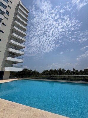 Pool - LUXURY WATERFRONT BEDROOM with private bathroom and AC in Cielo Mar Cartagena (Cartagena de Indias)