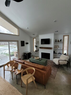 Living area - The Cork Cottages Unit 3 Hot Tub, Arcade, 2 Queen, 2 Bath, New and Modern (Geneva)