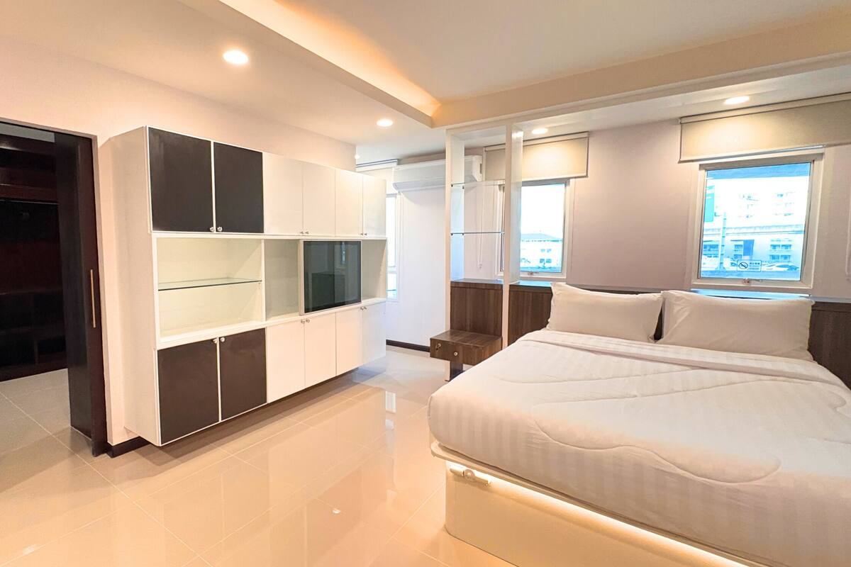 Suite Studio Affaires, 1 grand lit, service de ménage