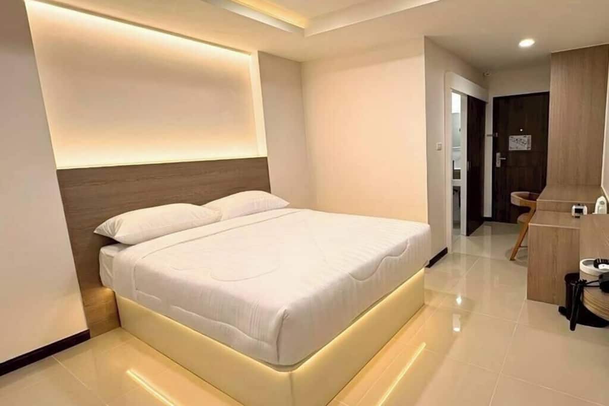 Phòng Tiêu chuẩn, 1 giường cỡ queen, dịch vụ dọn phòng, quang cảnh thành phố