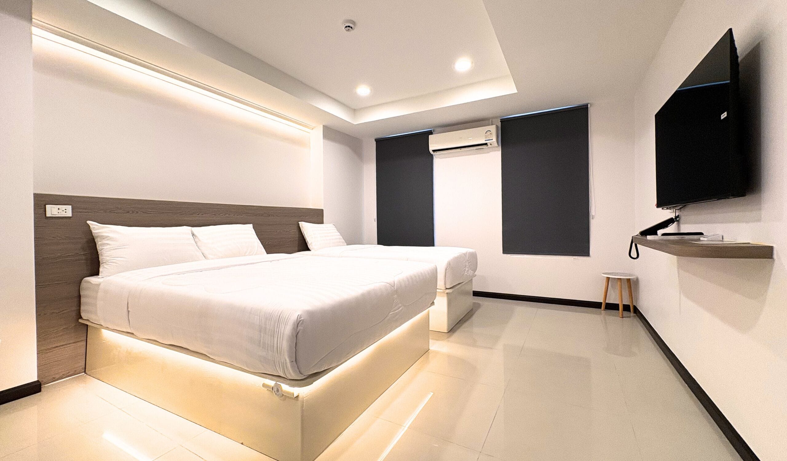 Deluxe City View | Desk, blackout drapes, soundproofing, free WiFi