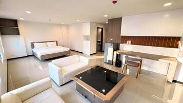 Luxury Studio Suite, 1 King Bed, Housekeeping, City View