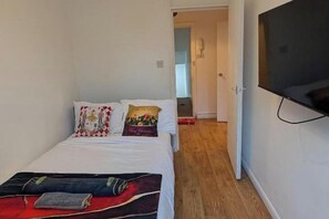 2 bedrooms, iron/ironing board, WiFi, bed sheets - London-2Br-Sleeps6-SkySports-Netflix-DisneyPlus (Westminster London)