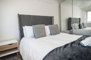 3 bedrooms, WiFi, bed sheets - City Oasis - Sleeps 6 - Near Co-op Live & Stadium (Manchester)