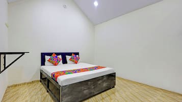 Egyptian cotton sheets, premium bedding, in-room safe, free WiFi